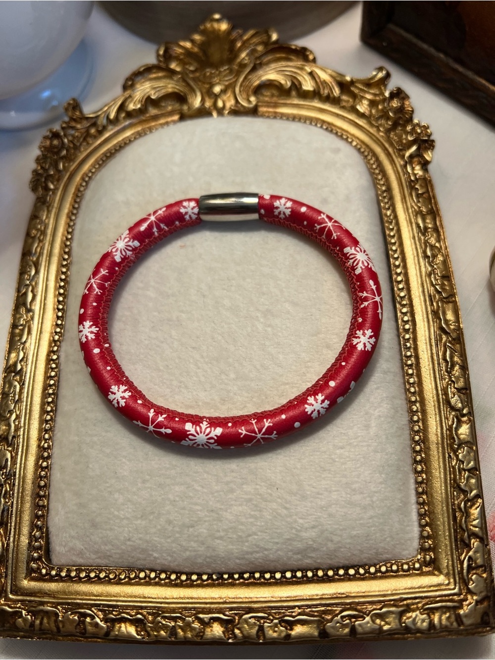 Brighton Red Leather Festive Snowflakes Woodstock Bracelet Size M/L